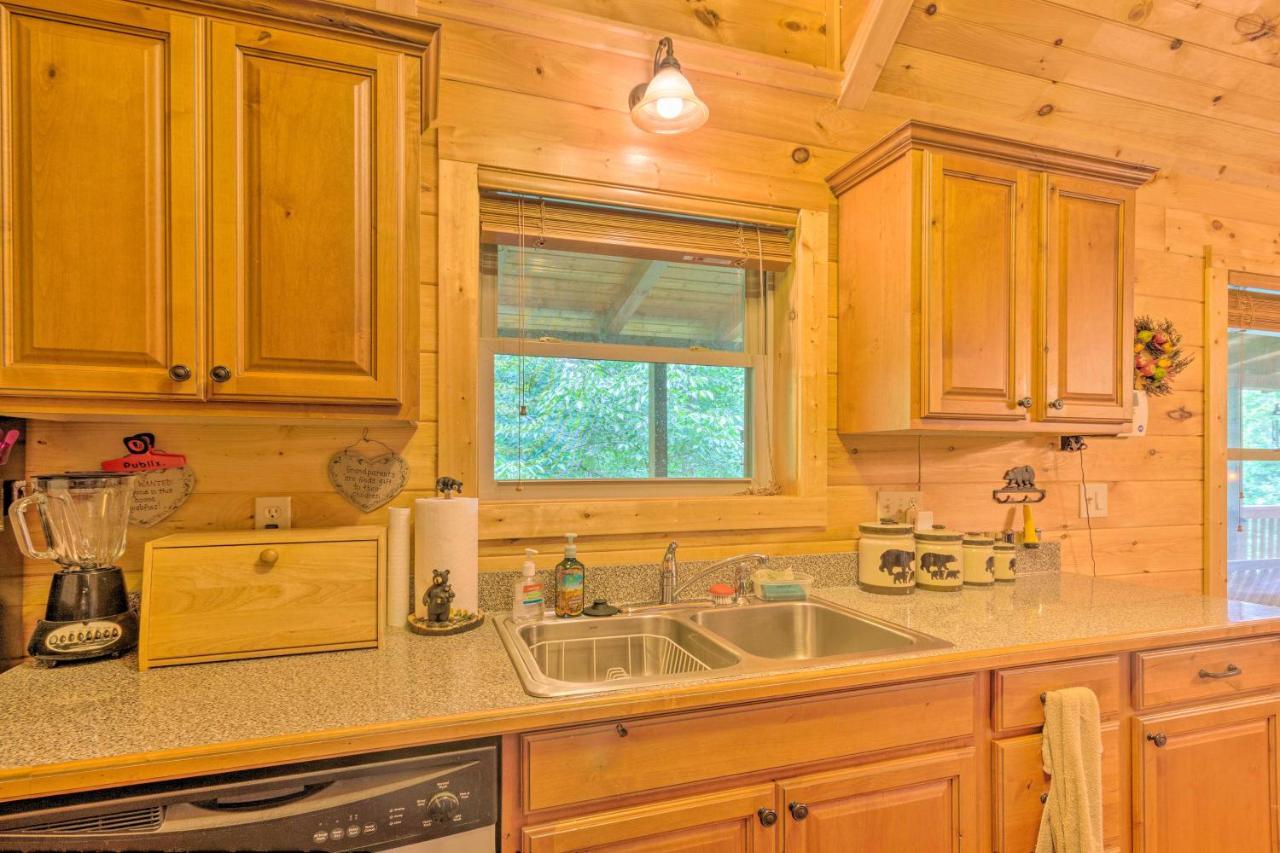 Mountain-View Maggie Valley Home With 2 Decks! وينزفيل، كارولاينا الشمالية المظهر الخارجي الصورة